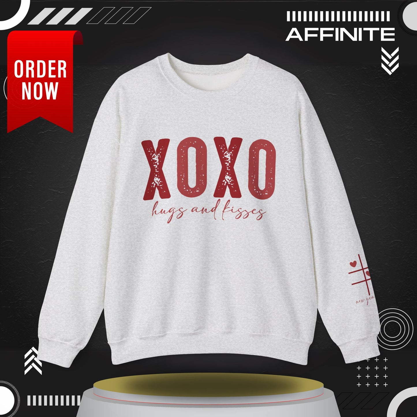 Sweatshirt XOXO Hugs and Kisses Crewneck Sweatshirt - Cozy Valentine's Day Gift Ash