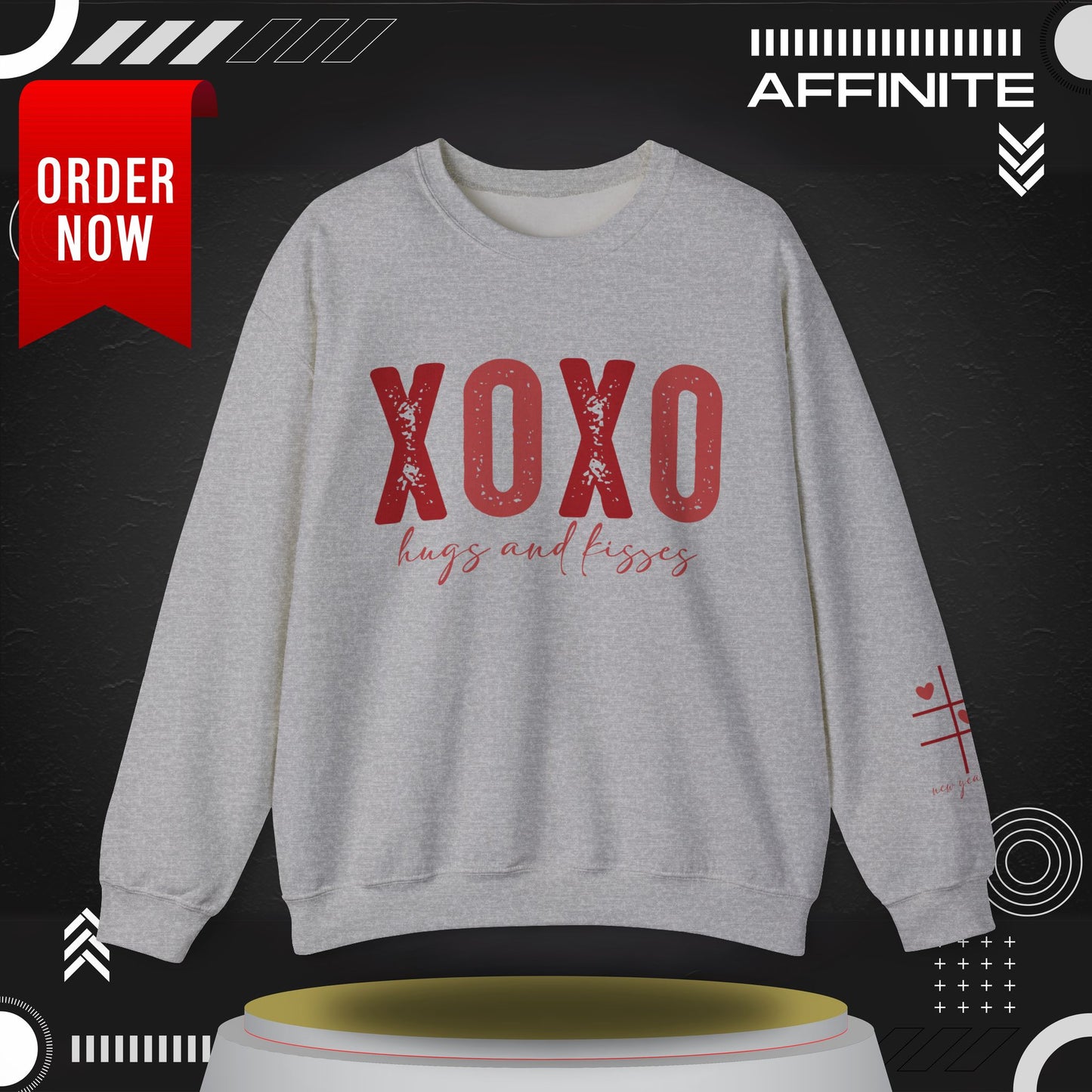 Sweatshirt XOXO Hugs and Kisses Crewneck Sweatshirt - Cozy Valentine's Day Gift Sport Grey