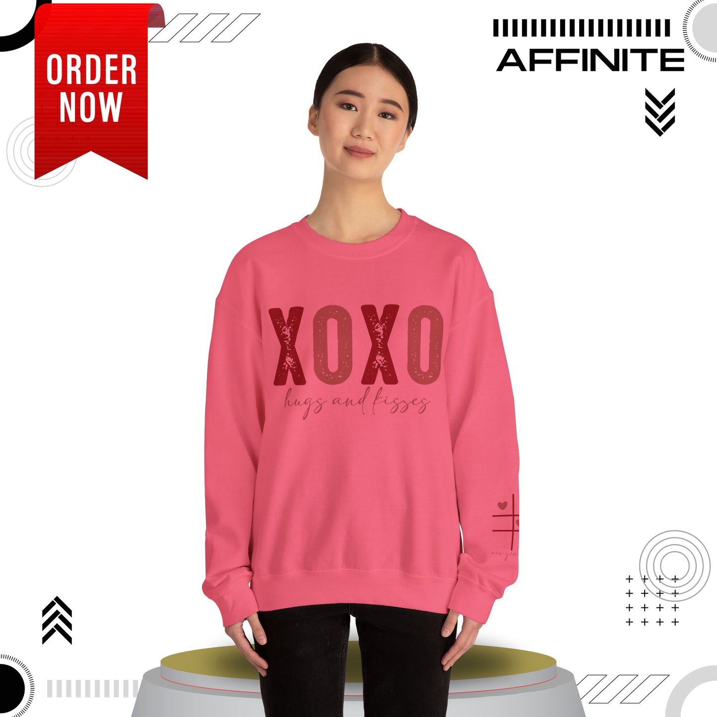 Sweatshirt XOXO Hugs and Kisses Crewneck Sweatshirt - Cozy Valentine's Day Gift