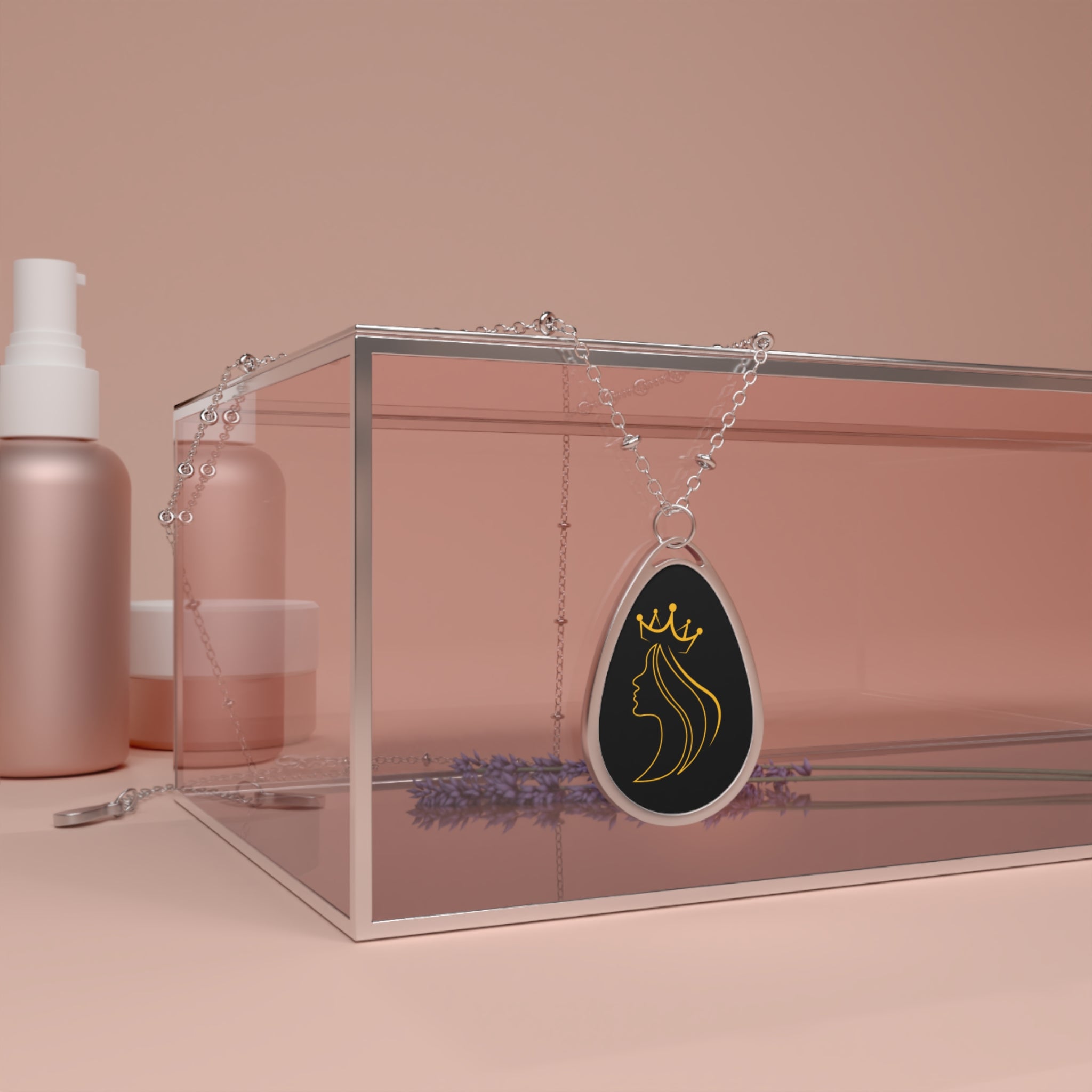 Queen Necklace - Royal Majesty Oval Pendant Jewelry Necklace