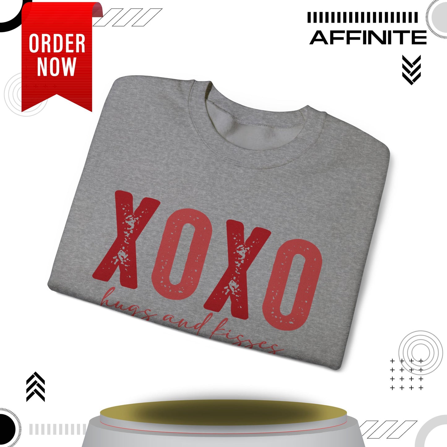 Sweatshirt XOXO Hugs and Kisses Crewneck Sweatshirt - Cozy Valentine's Day Gift