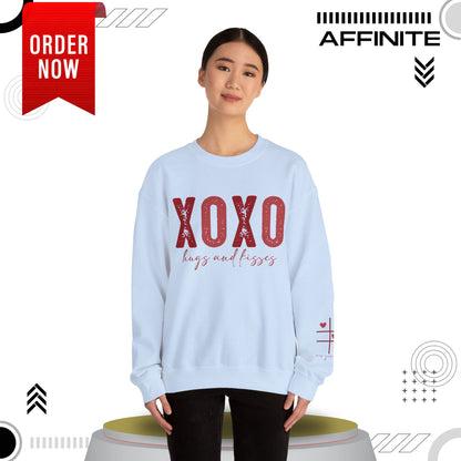 Sweatshirt XOXO Hugs and Kisses Crewneck Sweatshirt - Cozy Valentine's Day Gift