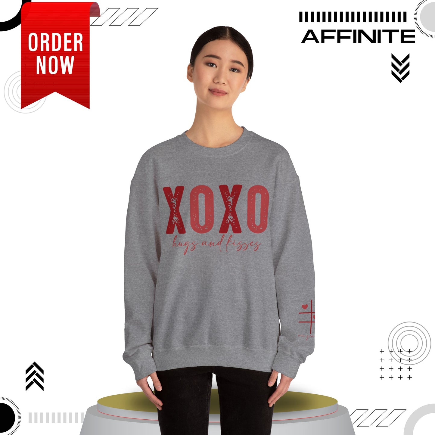 Sweatshirt XOXO Hugs and Kisses Crewneck Sweatshirt - Cozy Valentine's Day Gift