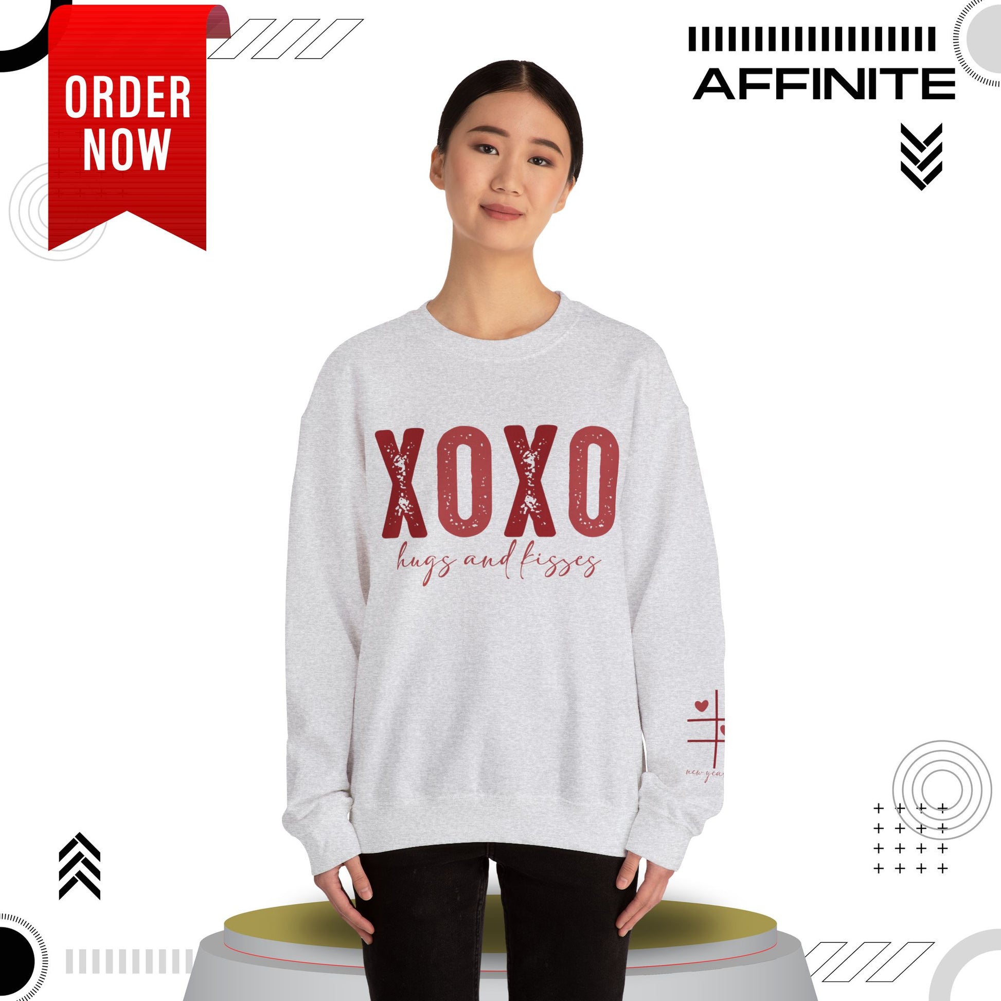 Sweatshirt XOXO Hugs and Kisses Crewneck Sweatshirt - Cozy Valentine's Day Gift
