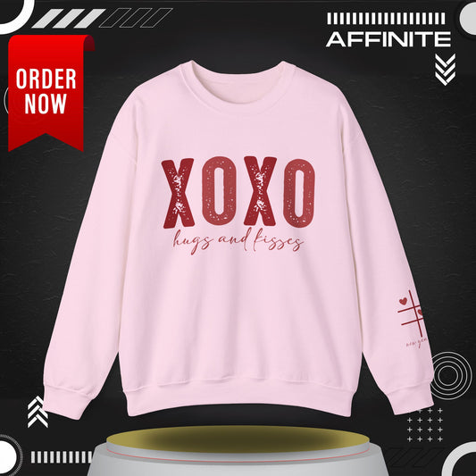 Sweatshirt XOXO Hugs and Kisses Crewneck Sweatshirt - Cozy Valentine's Day Gift Light Pink