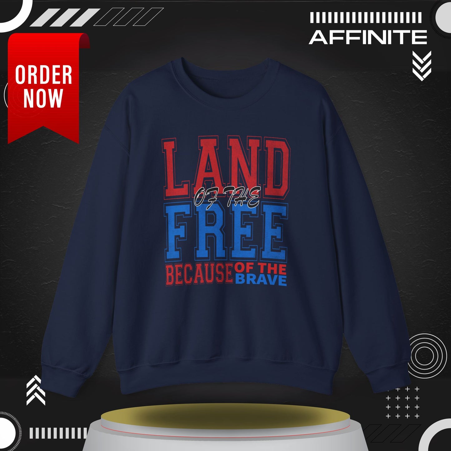 Sweatshirt Land of the Free Sweatshirt – Patriotic USA Crewneck by Gildan Navy